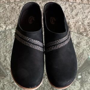 Chaco Black Leather Clogs sz 9.5 NWOB
